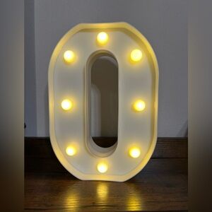 Marquee Letter O Lighted Sign Alphabet White Light Up 12 LED ~ 8.5"x7"
